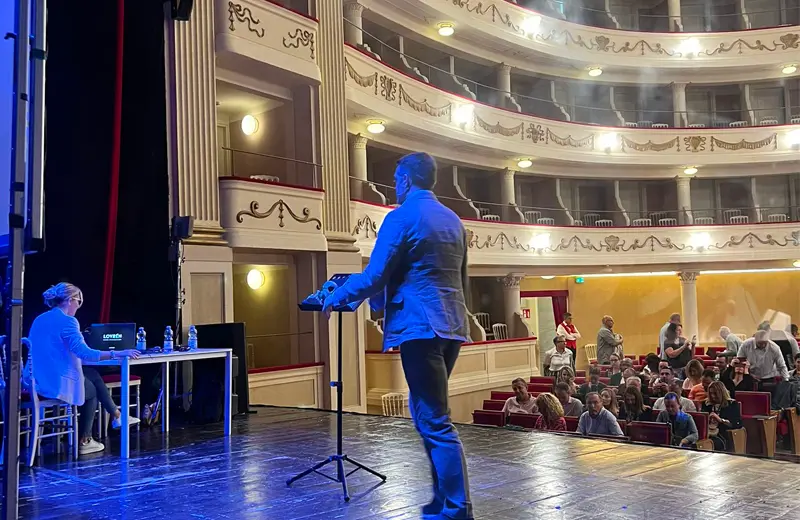 Interpretariato per eventi a Napoli, fiere e congressi